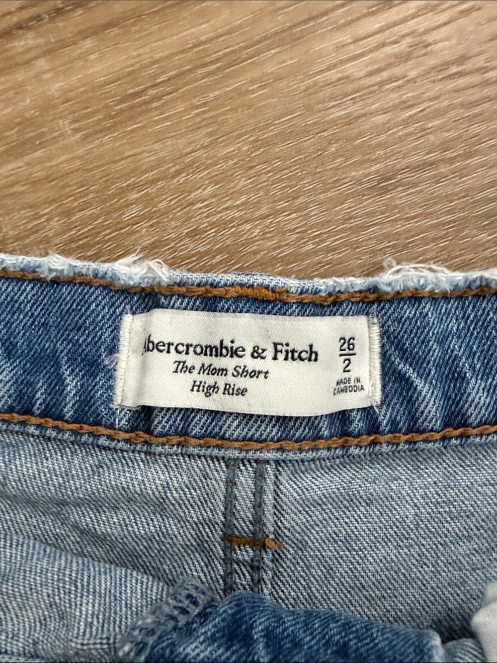 Abercrombie Mom Jean Short - Picture 3 of 3